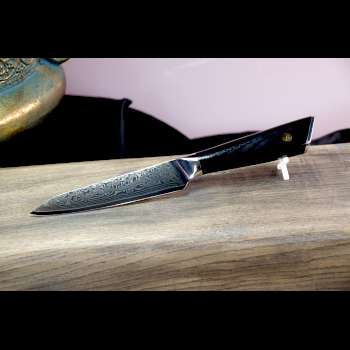 Allzweckmesser aus VG10 Stahlkern mit 67 Lagen Damaststahl und schwarzem G10-Griff