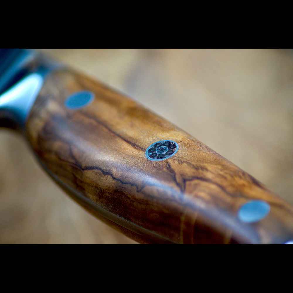 Schneidemesser und Küchenmesser aus Damaststahl – hochwertiges Besteck für die Küche mit Olivenholz-Messergriff und einzigartiger Maserung