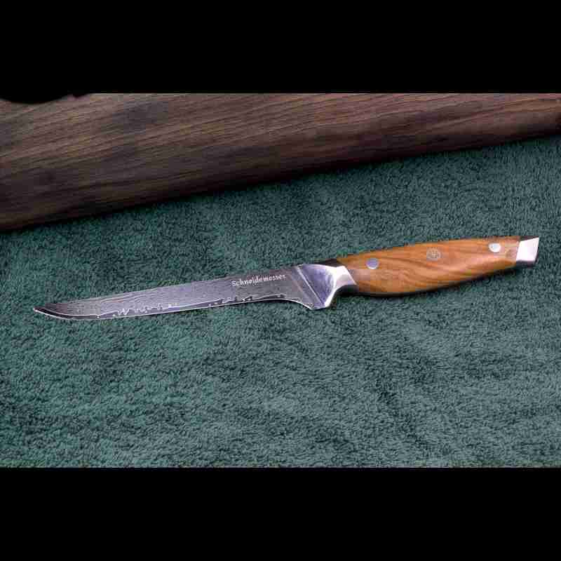 SKeld™ - Schneidemesser Damast Ausbeinmesser mit VG10 Kernstahl, 67 Lagen Damaststahl und Olivenholzgriff