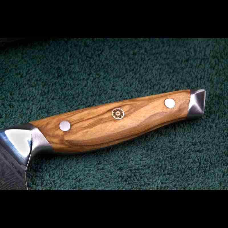 Olivenholzgriff des SKeld™ - Schneidemesser - Damast Nakirimessers, ergonomisch